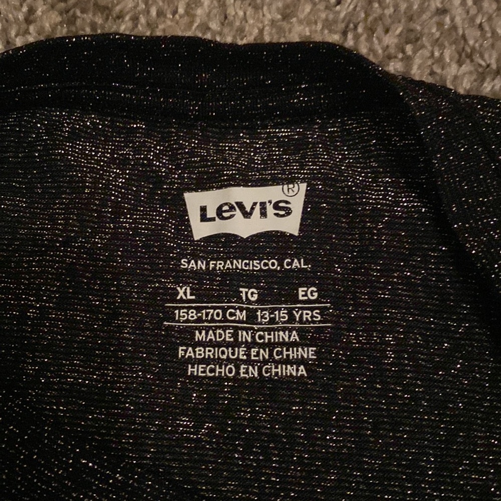 Levi’s Shirt - Picture 2 of 3